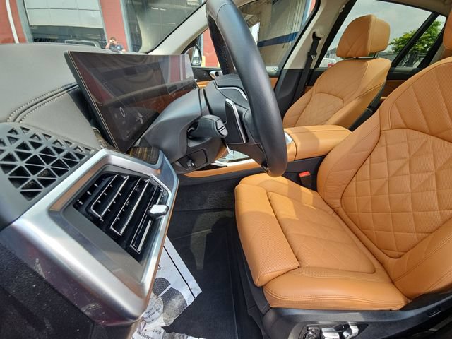 Used 2025 BMW X7 xDrive40i AWD/4WD image 12