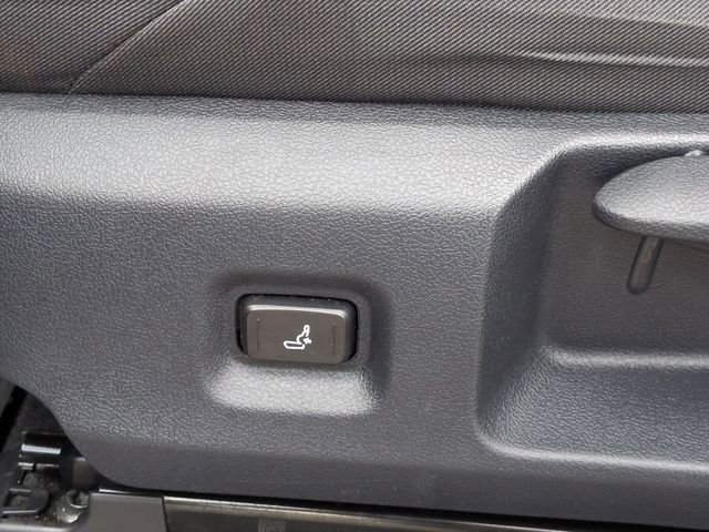 Used 2024 Toyota Tacoma SR5 AWD/4WD image 15