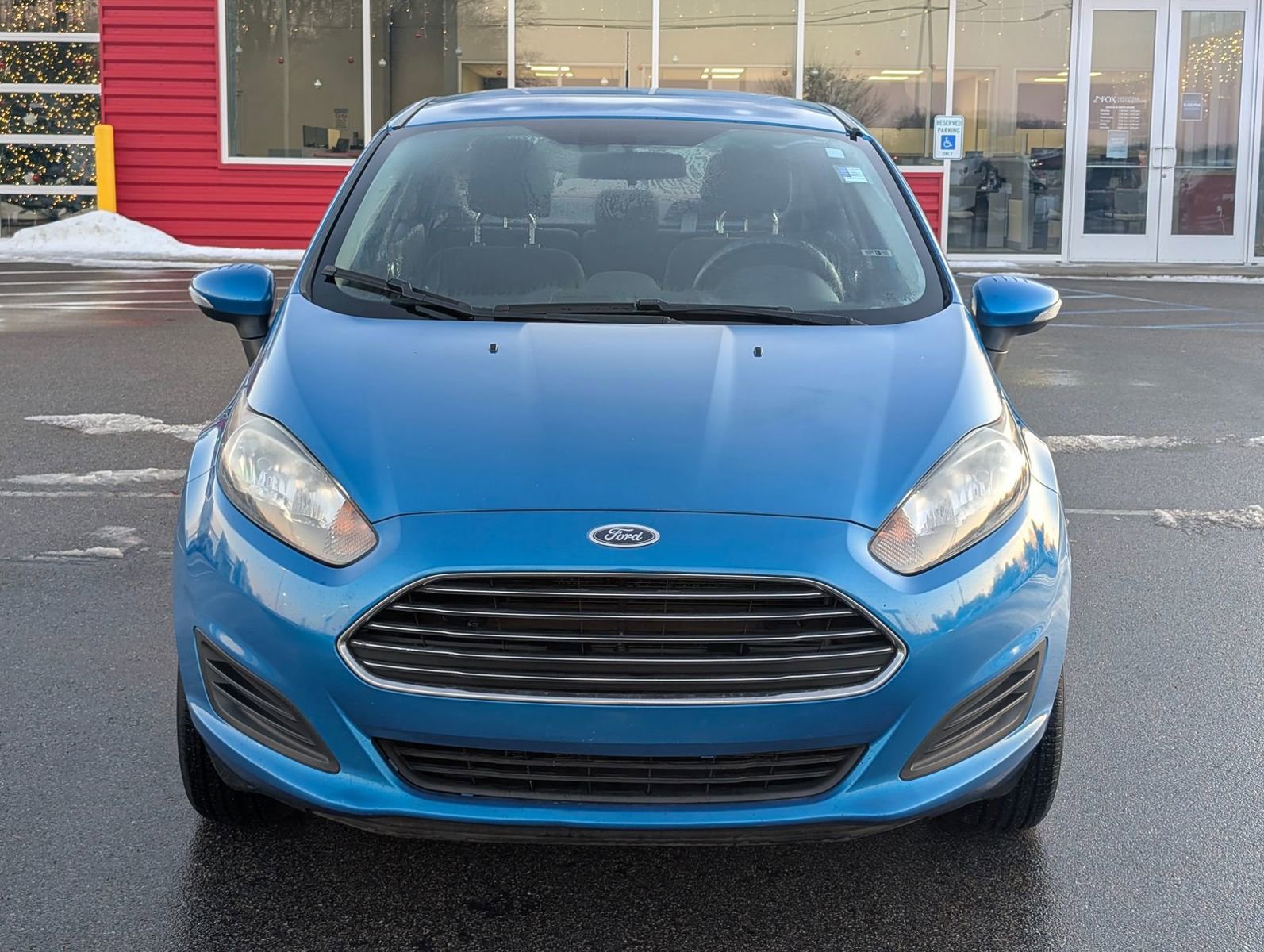 Used 2016 Ford Fiesta SE image 2