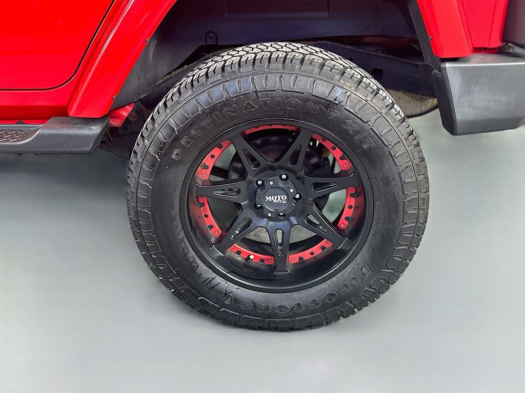 Used 2016 Jeep Wrangler Unlimited Sahara w/ Connectivity Group image 32