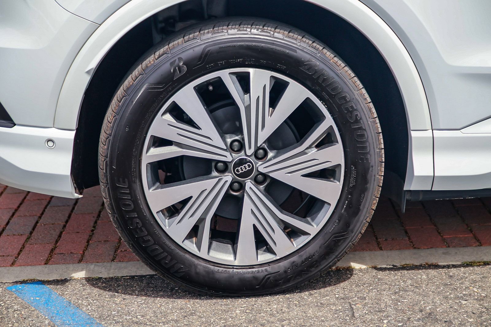 Used 2023 Audi Q4 e-tron Premium Plus RWD image 8