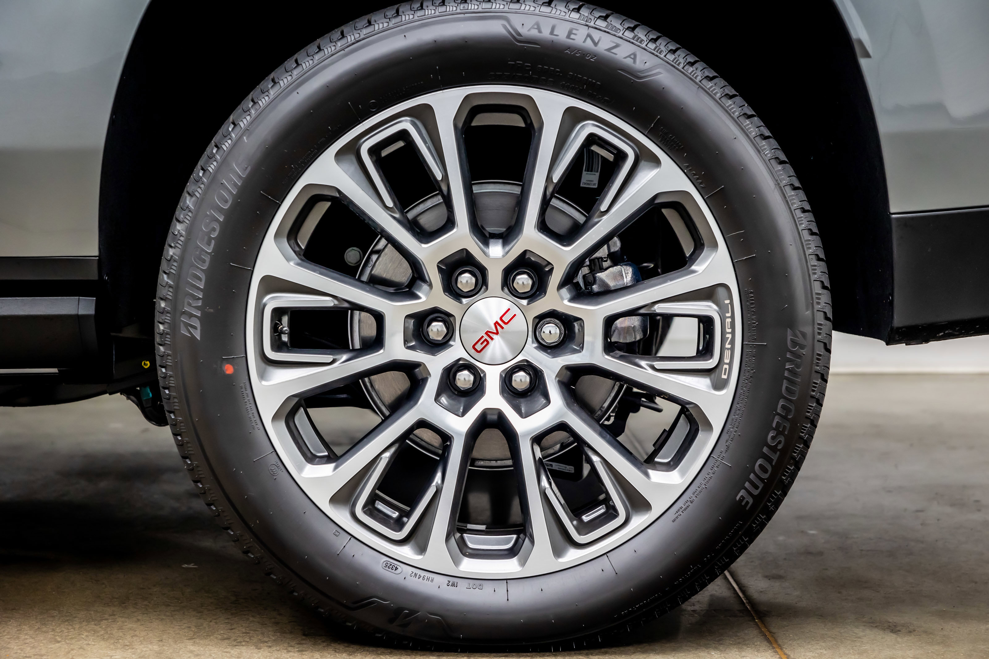 Used 2026 GMC Yukon XL Denali w/ Sun & Power Step Package image 36