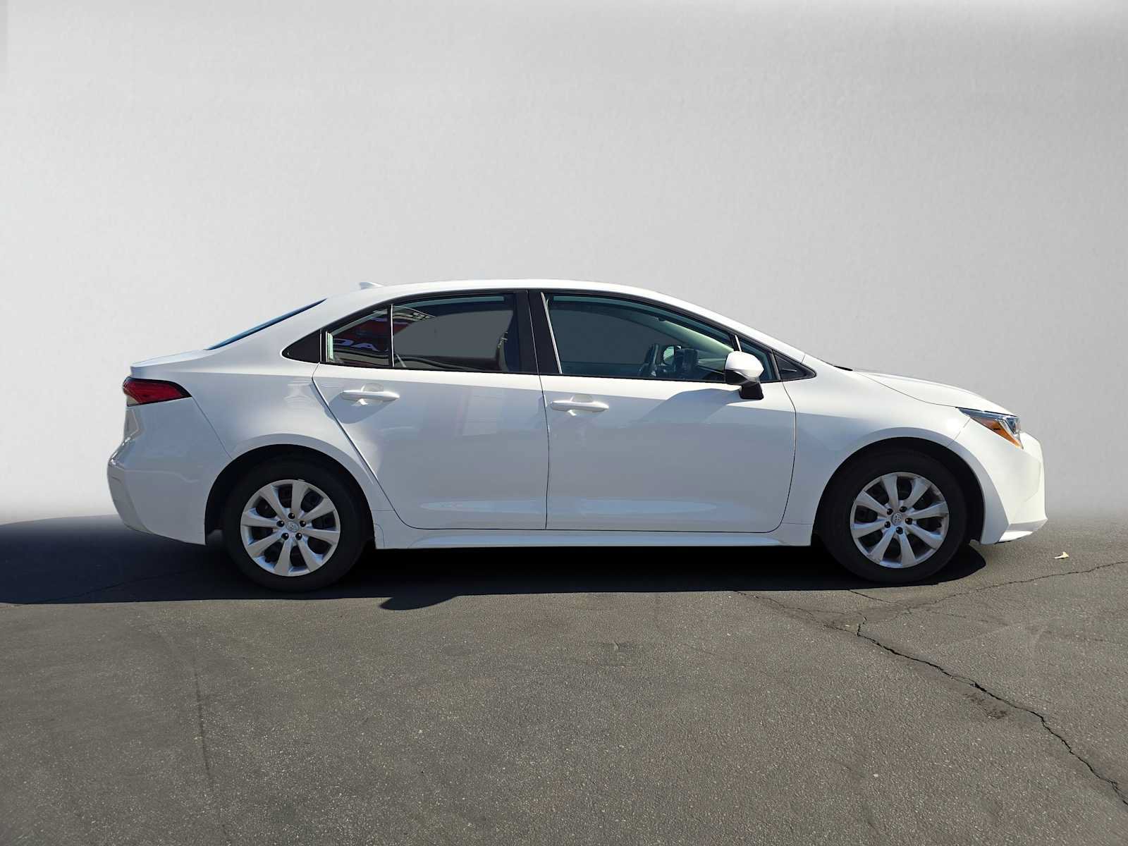 Certified 2025 Toyota Corolla LE FWD image 2