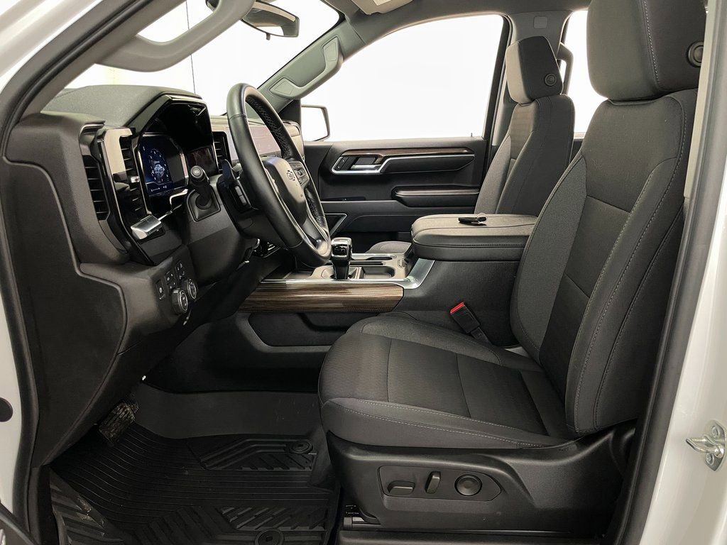 Used 2025 Chevrolet Silverado 1500 RST w/ Convenience Package II image 8