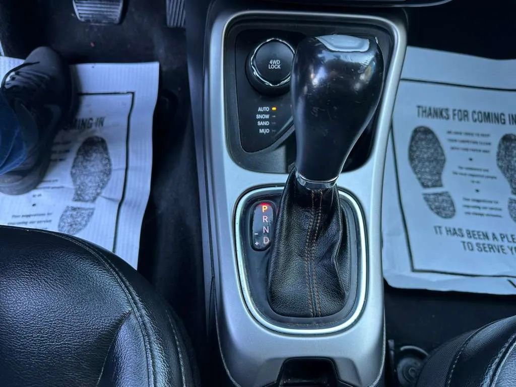 Used 2018 Jeep Compass Latitude image 34