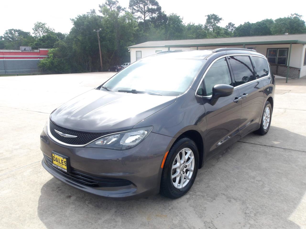 Used 2020 Chrysler Voyager Lxi FWD image 2