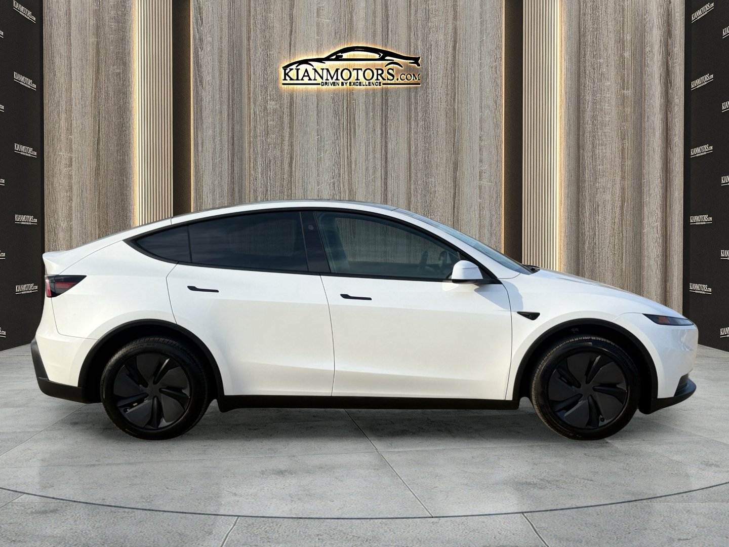 Used 2026 Tesla Model Y 2WD image 8