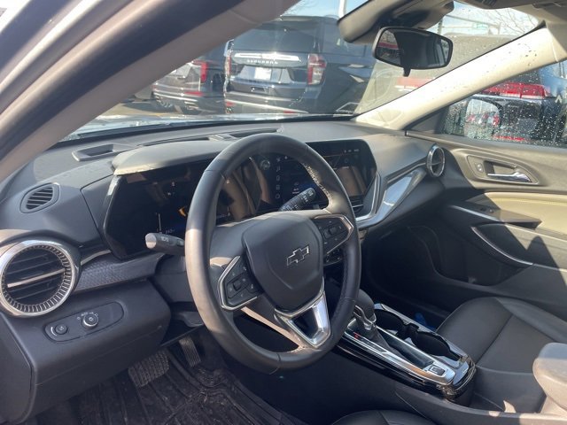 Used 2025 Chevrolet Trax ACTIV image 8