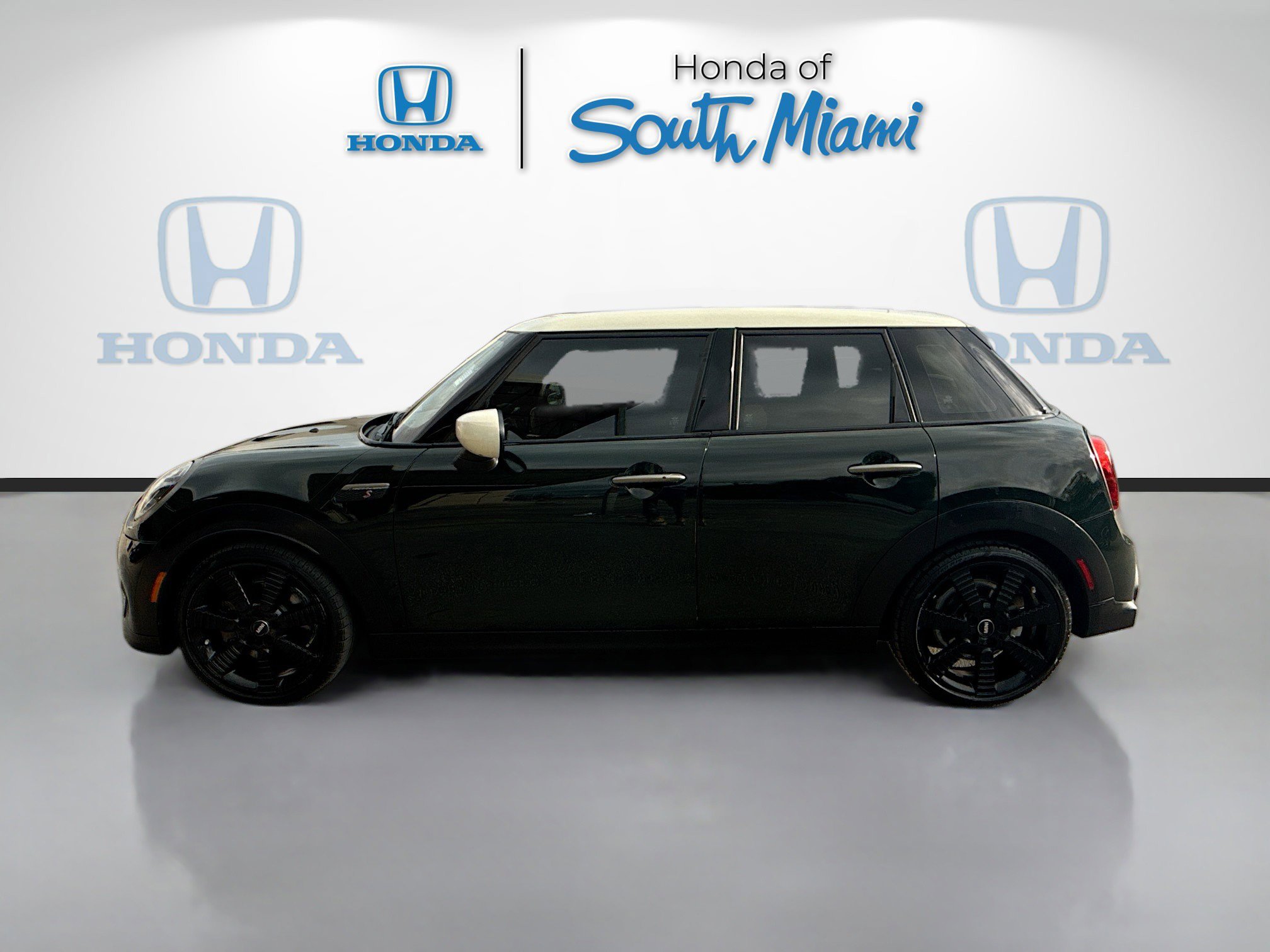 Used 2023 MINI Cooper S w/ MINI Resolute Edition FWD image 4