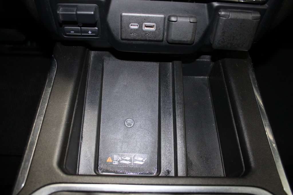 Used 2022 GMC Sierra 1500 AT4 w/ Technology Package AWD/4WD image 20