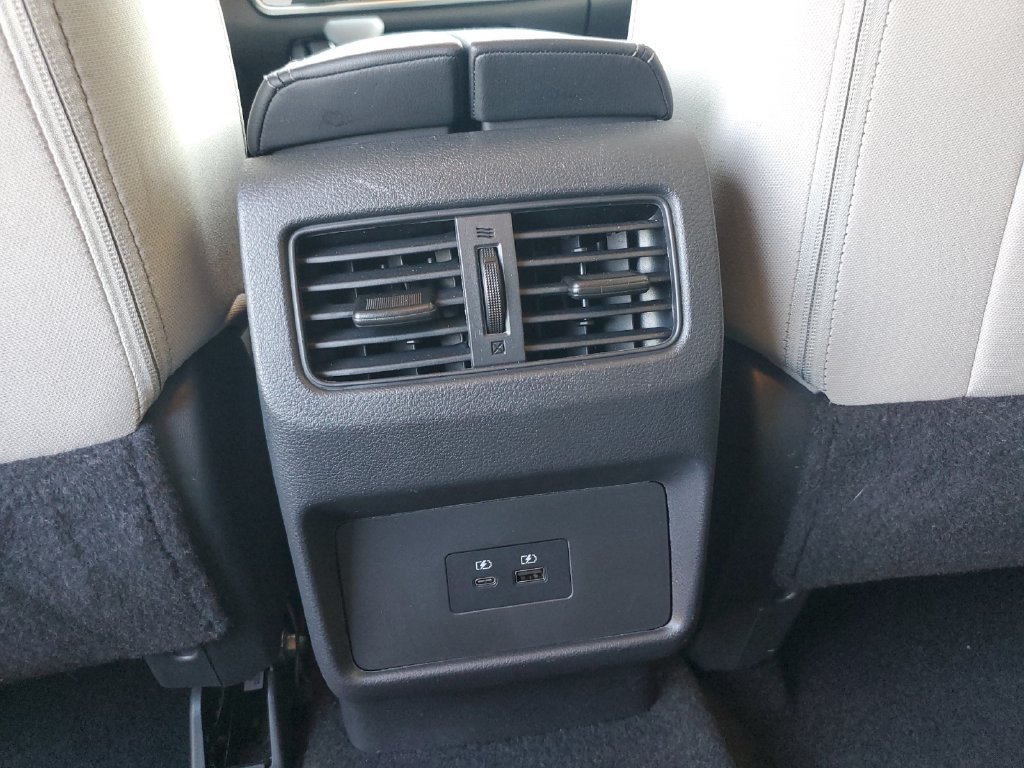 Used 2023 Nissan Rogue SV AWD/4WD image 17