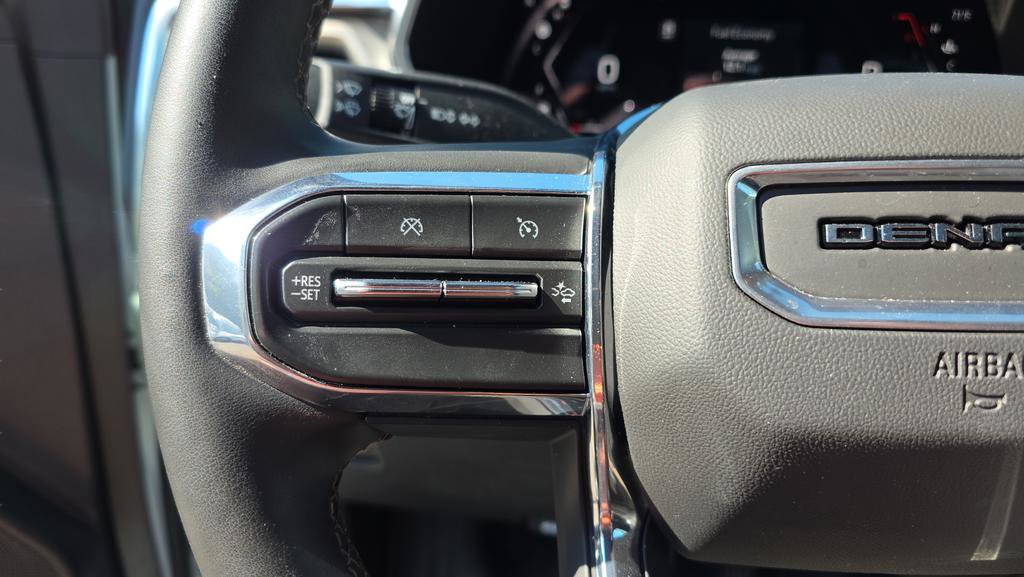 Used 2023 GMC Canyon Denali image 16