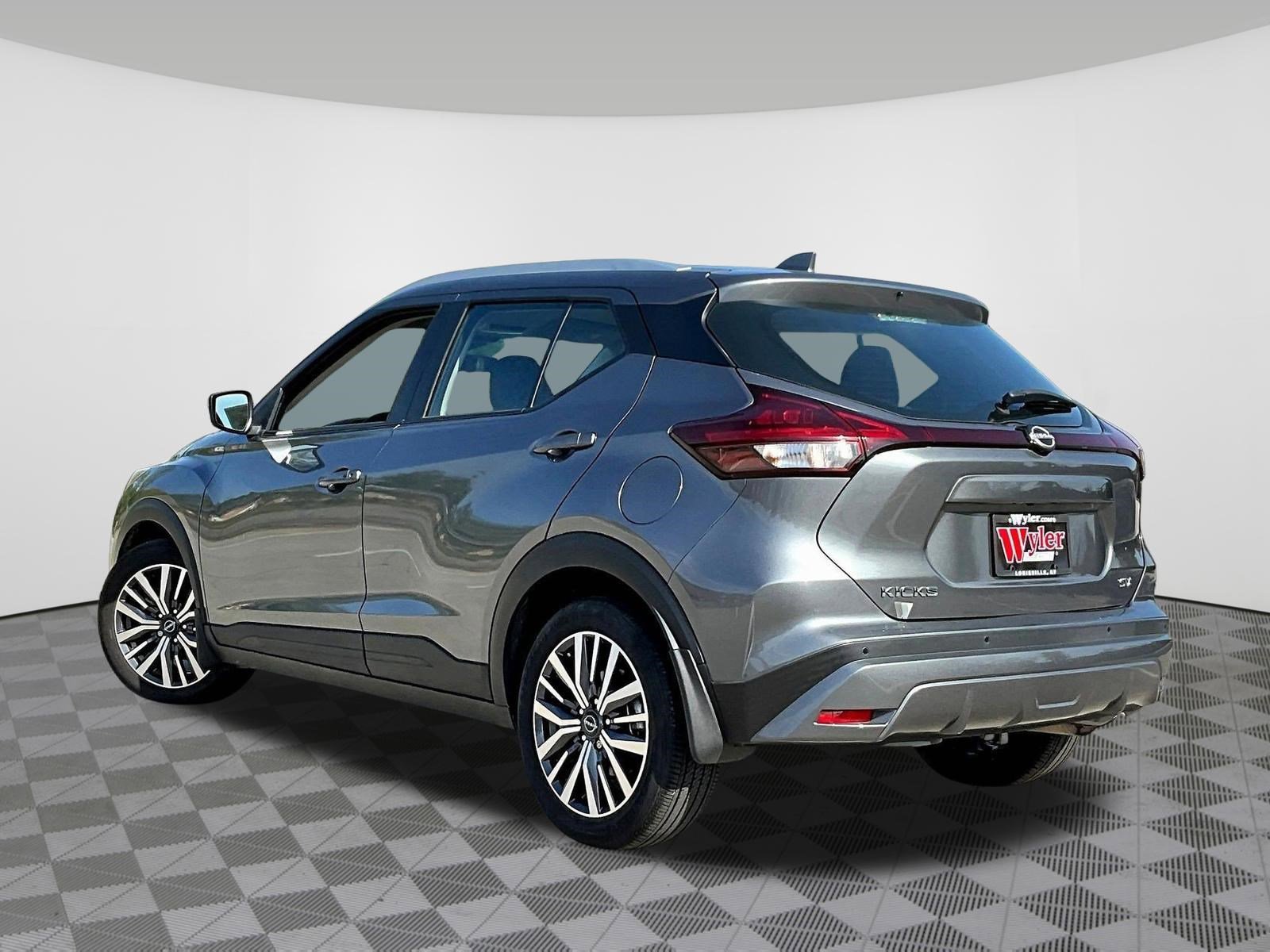 Certified 2023 Nissan Kicks SV FWD image 4
