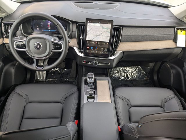 Certified 2025 Volvo XC90 T8 Plus w/ Protection Package Premier image 21