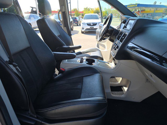 Used 2020 Dodge Grand Caravan SXT image 42