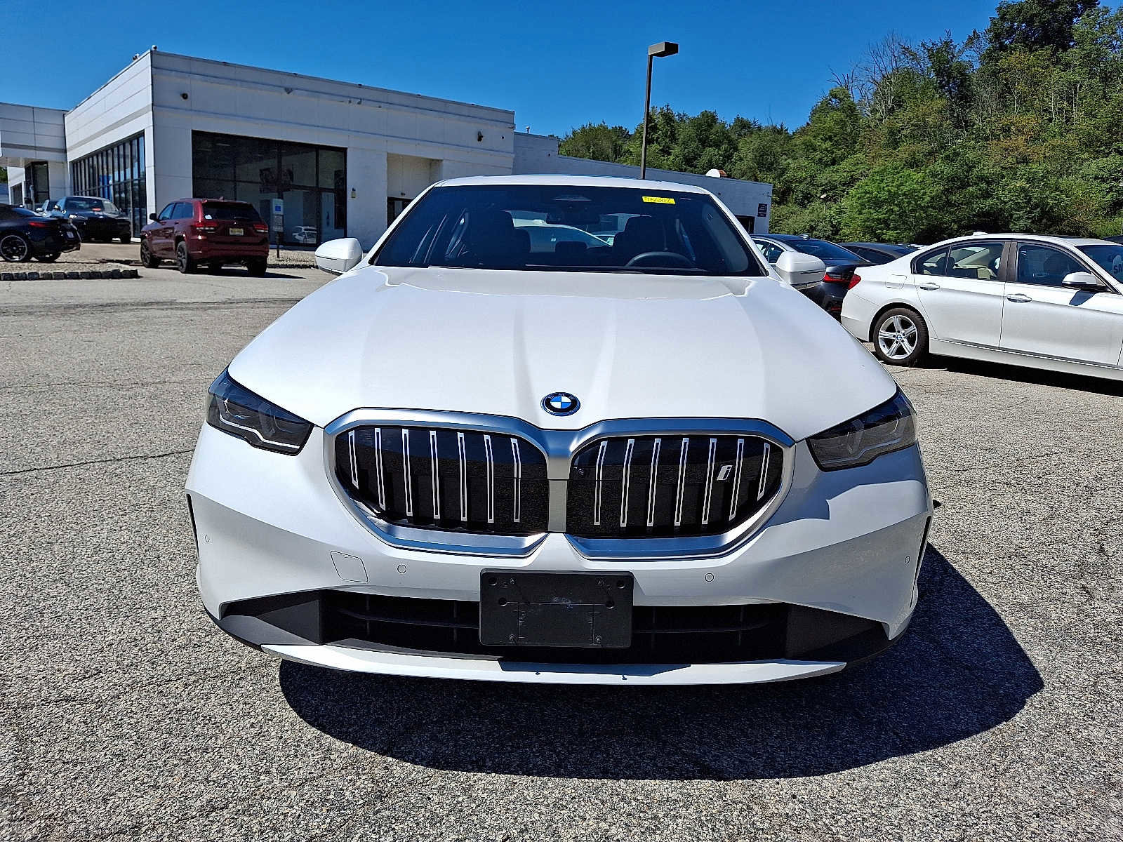 Used 2024 BMW i5 eDrive40i w/ Premium Package image 2