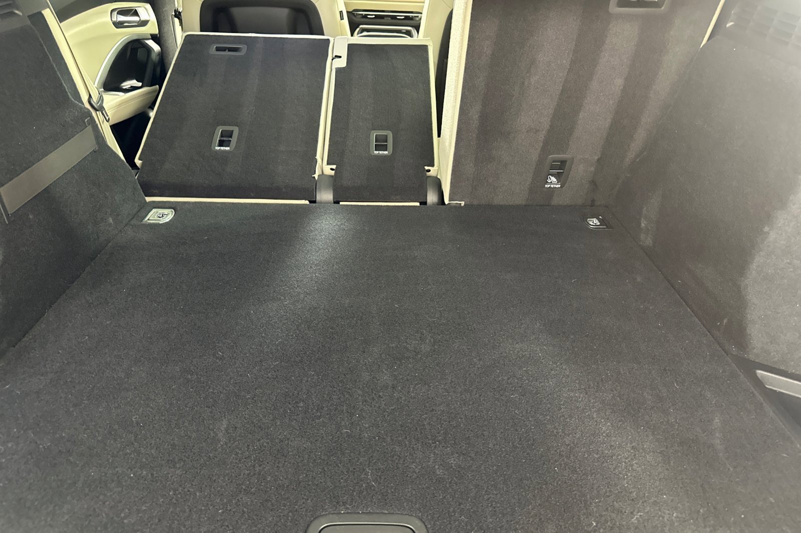 Used 2025 Audi Q5 Premium w/ Convenience Package image 14