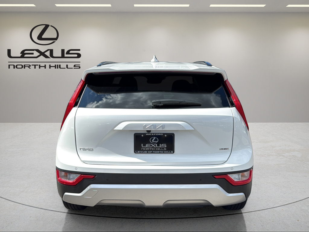 Used 2024 Kia Niro EX w/ EX Cold Weather Package FWD image 7