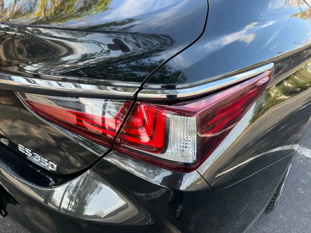 Used 2023 Lexus ES 350 w/ Accessory Package (Z1) FWD image 36