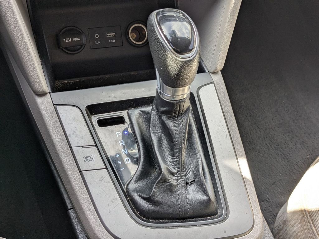 Used 2020 Hyundai Elantra SEL image 12