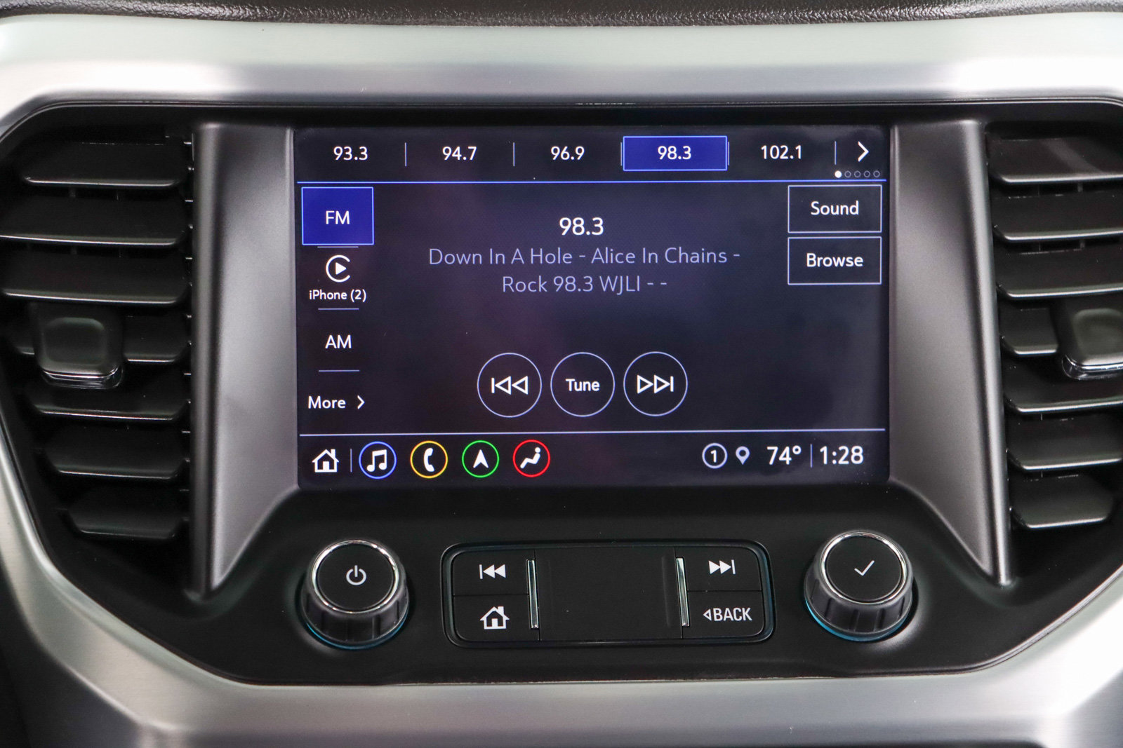 Used 2022 GMC Acadia SLT w/ Technology Package FWD image 19
