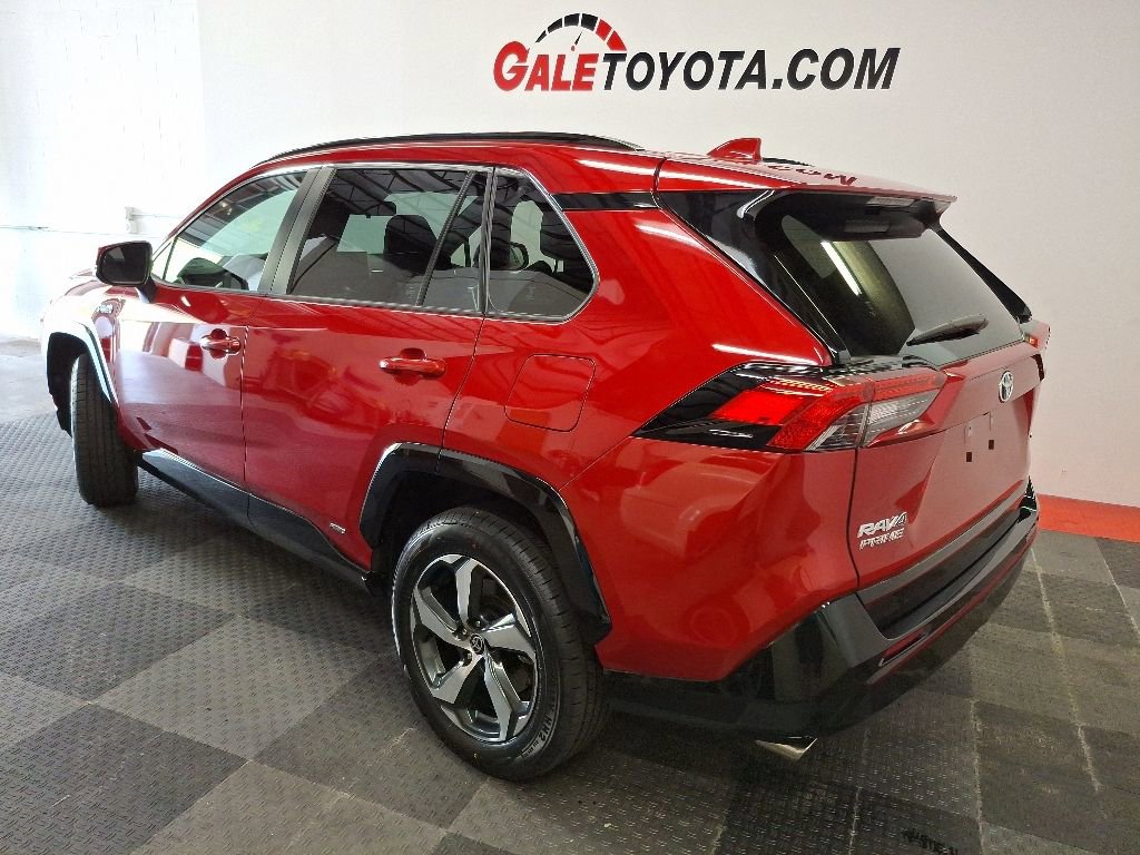 Used 2023 Toyota RAV4 SE w/ Weather & Moonroof Package AWD/4WD image 10