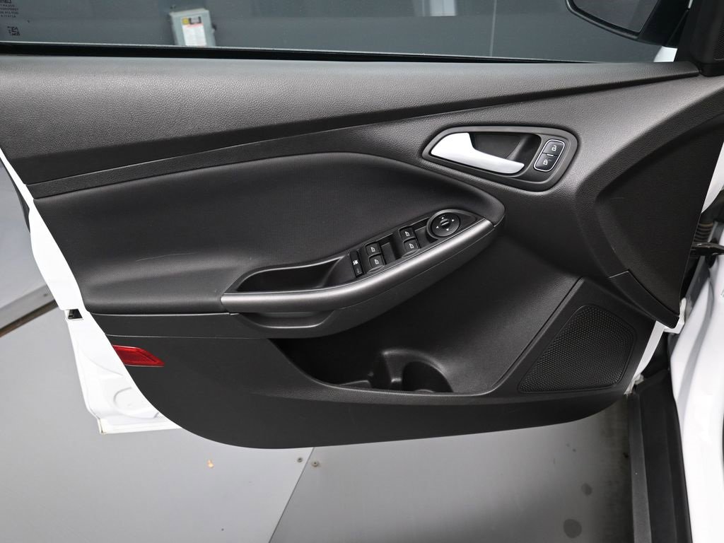 Used 2017 Ford Focus SEL image 10
