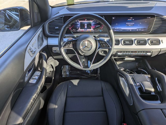 Used 2025 Mercedes-Benz GLE 350 4MATIC w/ Driver Assistance Package image 16
