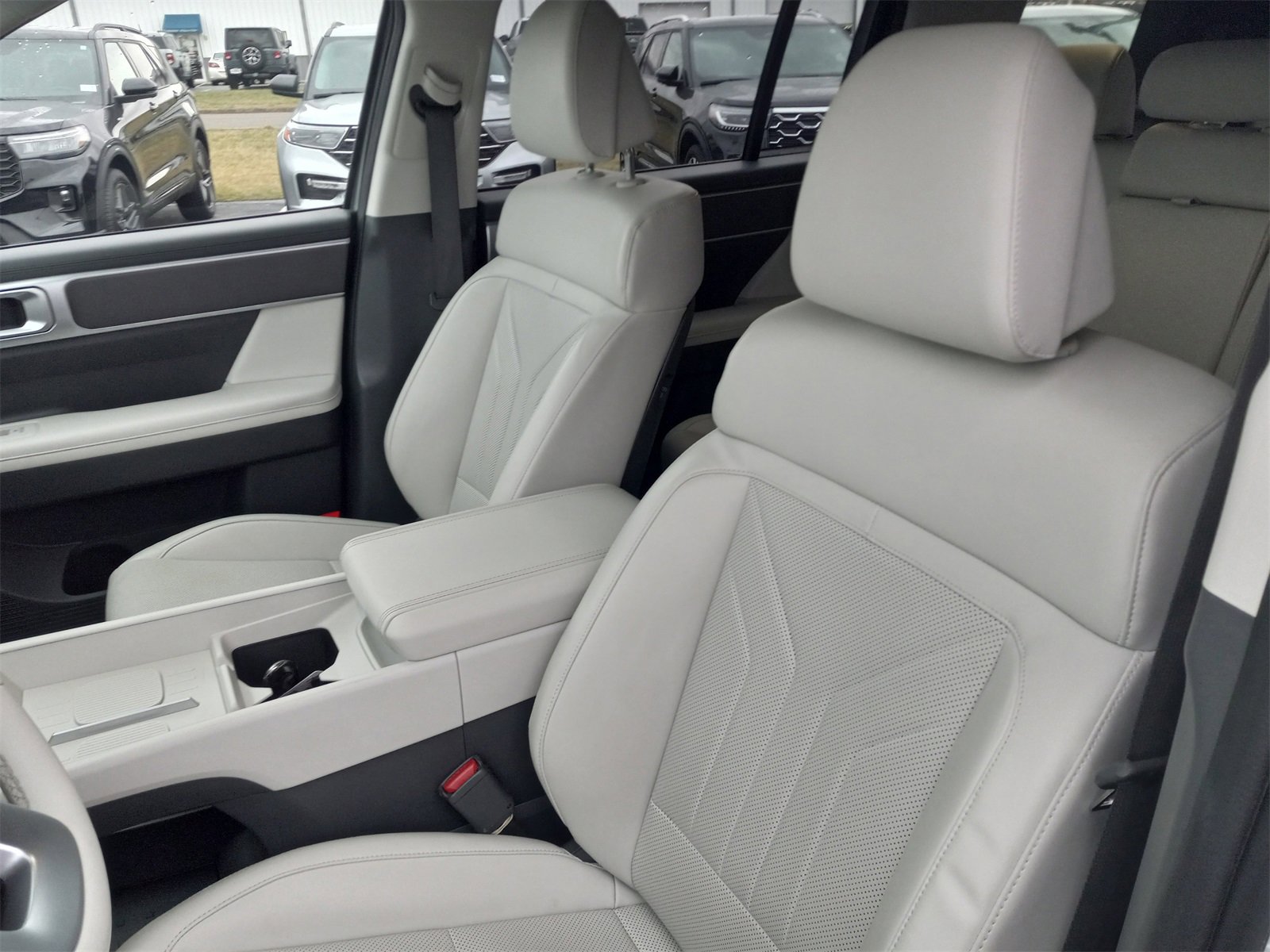 Used 2025 Hyundai Santa Fe SEL image 12