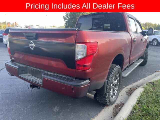Used 2018 Nissan Titan SV w/ SV Convenience Package AWD/4WD image 9