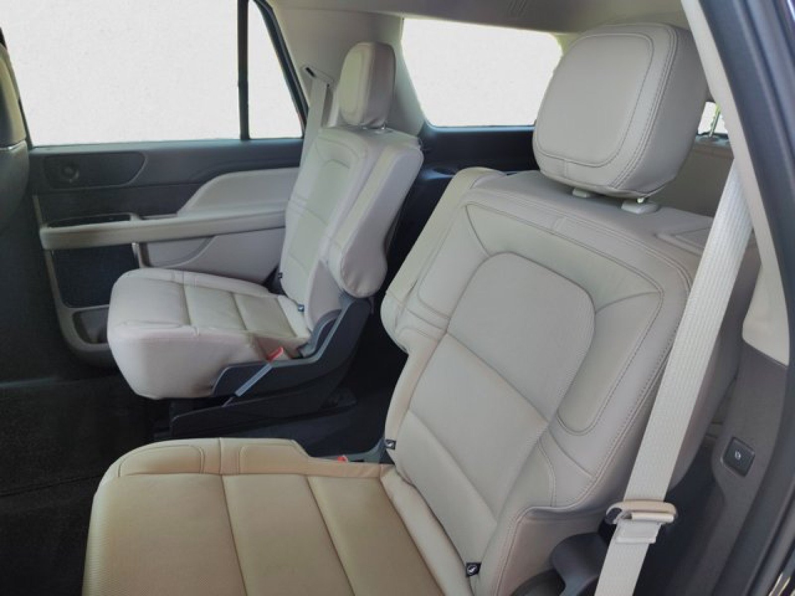 Used 2023 Lincoln Navigator Reserve AWD/4WD image 18