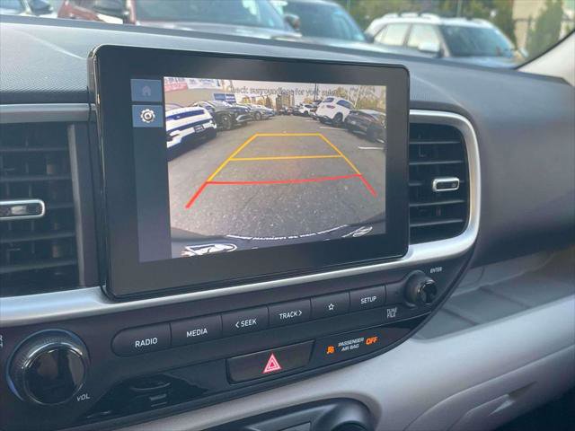 Certified 2024 Hyundai Venue SEL FWD image 27