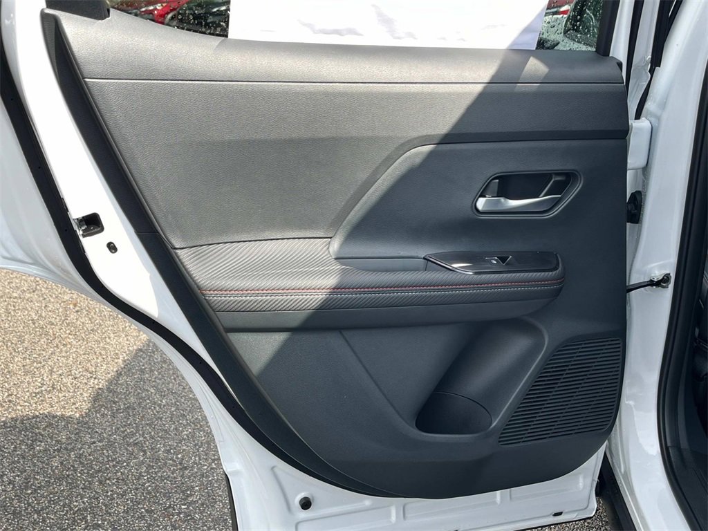 New 2025 Nissan Kicks SR image 18