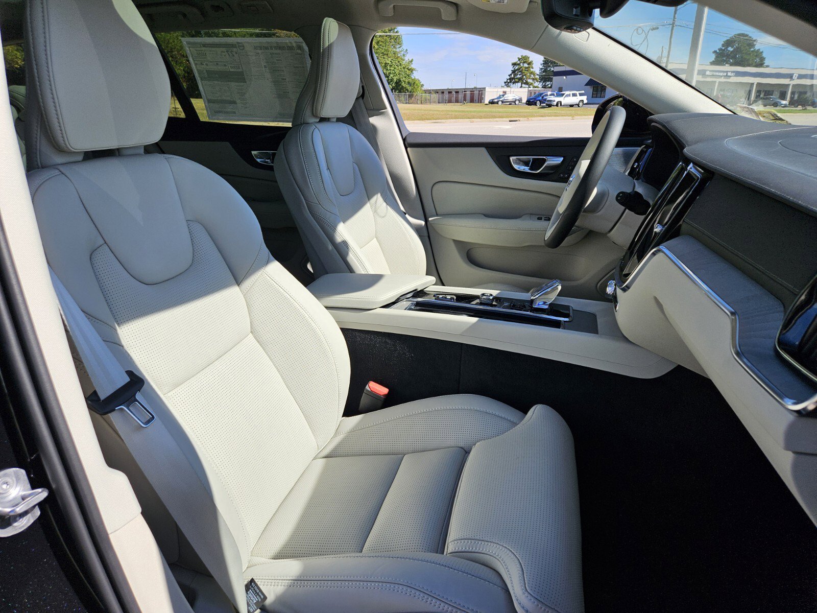 New 2025 Volvo V60 B5 Cross Country Ultra w/ Protection Package Premier image 12