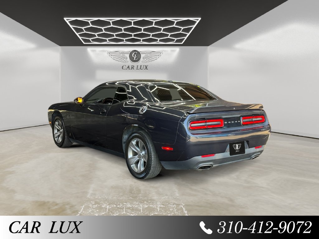 Used 2019 Dodge Challenger SXT RWD image 3
