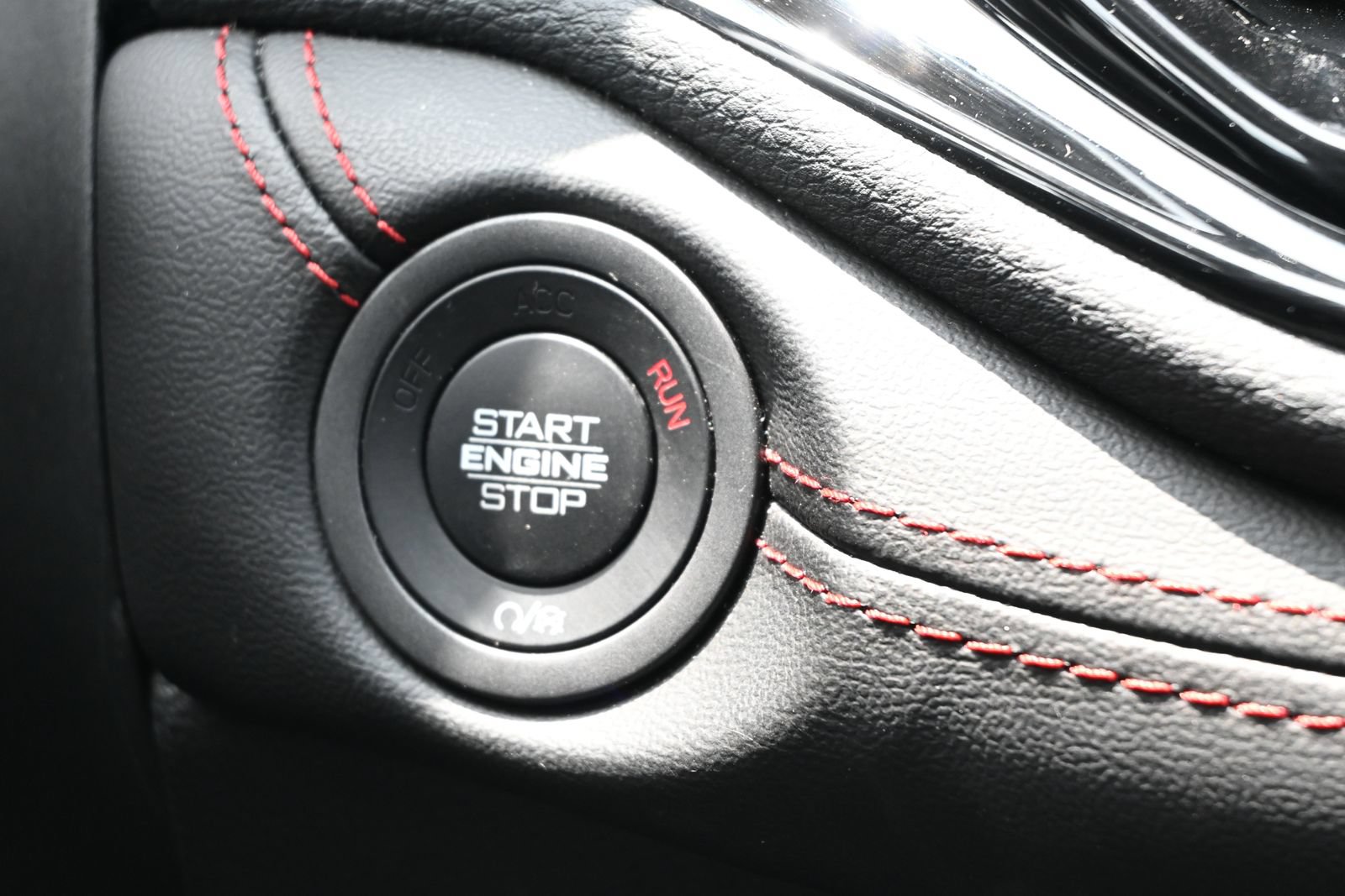 Used 2025 Dodge Durango GT RWD image 17
