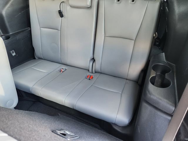 Used 2022 Toyota Highlander XLE AWD/4WD image 29