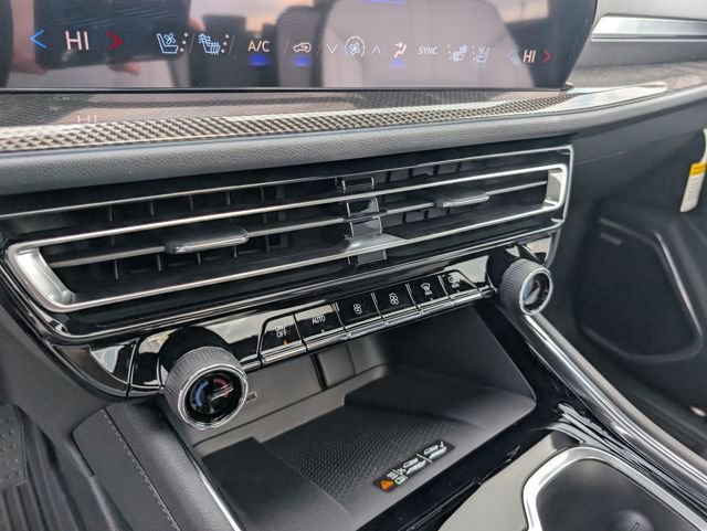 New 2026 Chevrolet Traverse High Country w/ LPO, Floor Liner Package image 21