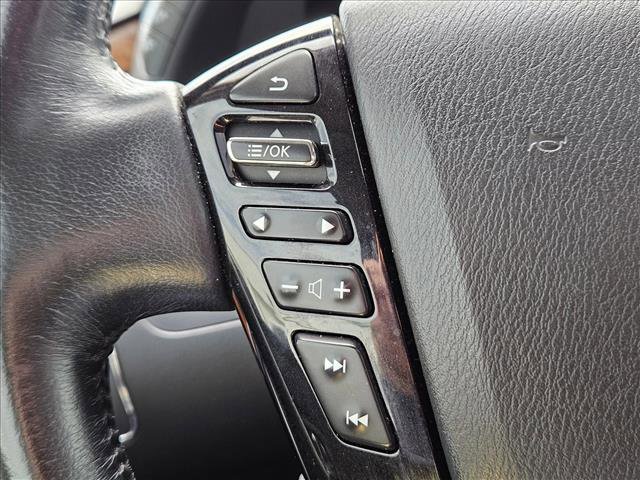 Used 2023 Nissan Armada SL w/ Captain's Chairs Package image 25