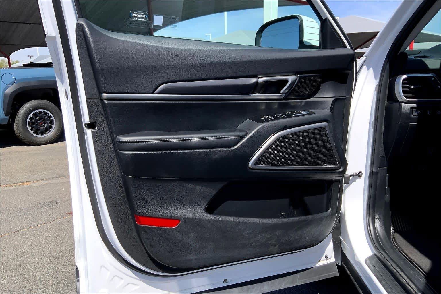 Used 2025 Kia Telluride S AWD/4WD image 22