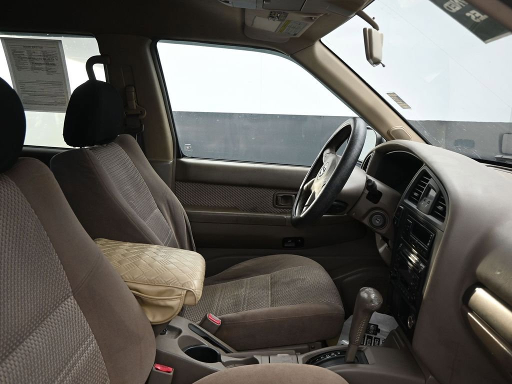 Used 2004 Nissan Pathfinder SE w/ (POP) SE Popular Pkg image 10
