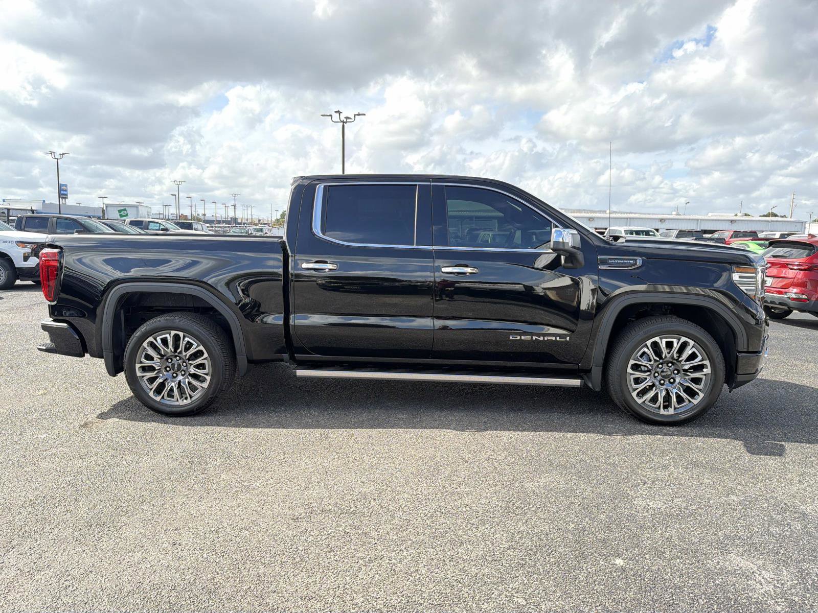 Used 2026 GMC Sierra 1500 Denali Ultimate image 2