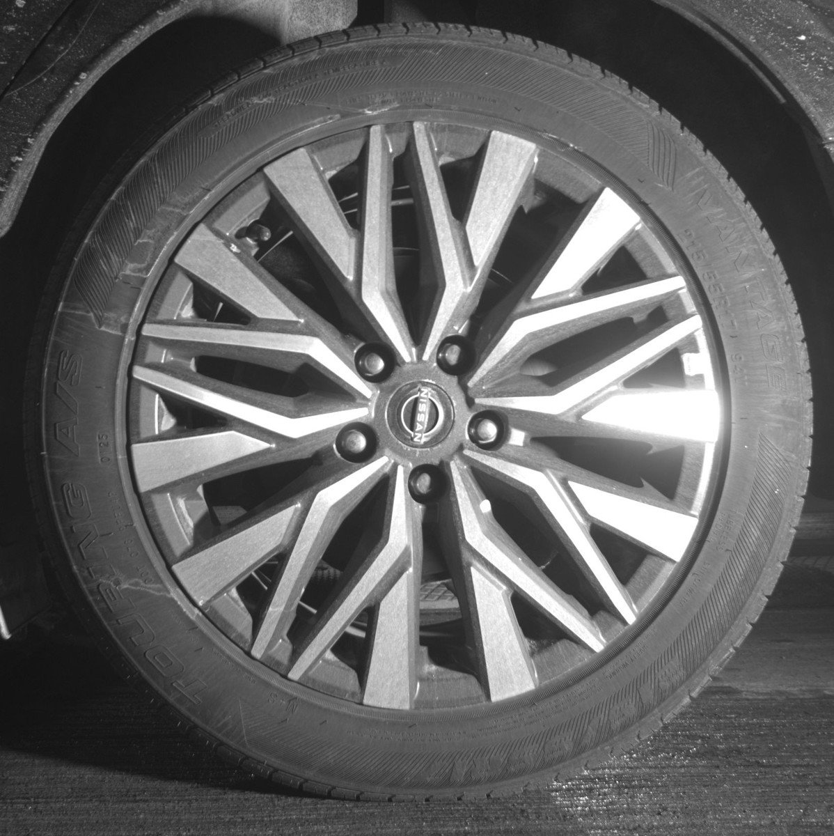 Used 2025 Nissan Altima 2.5 SV FWD image 13