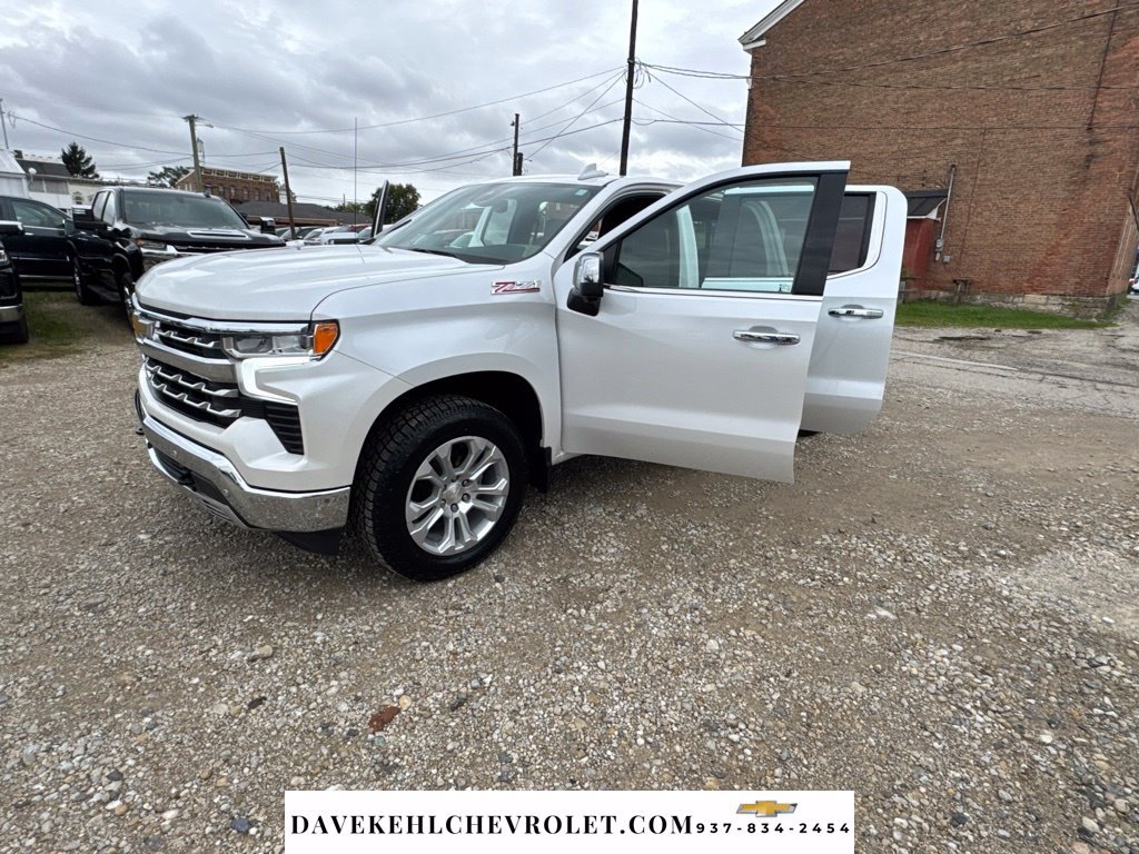 Used 2022 Chevrolet Silverado 1500 LTZ w/ LTZ Premium Package AWD/4WD image 30