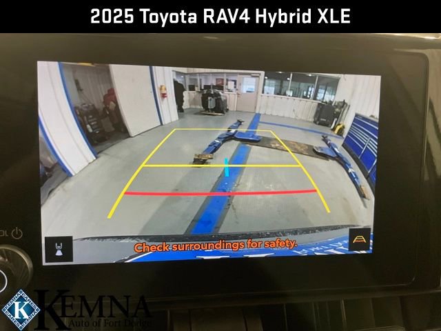 Used 2025 Toyota RAV4 XLE image 28