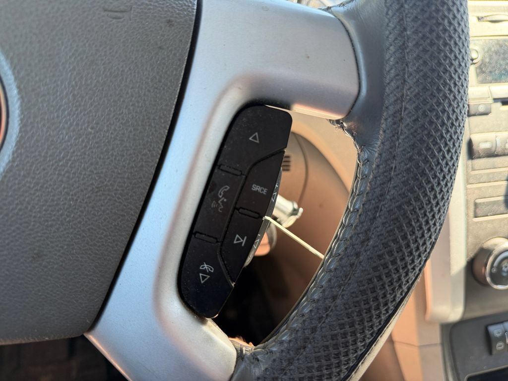 Used 2011 Chevrolet Traverse LS FWD image 28