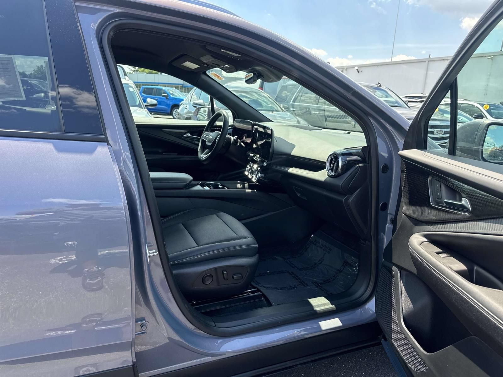 Used 2024 Chevrolet Blazer EV LT AWD/4WD image 15