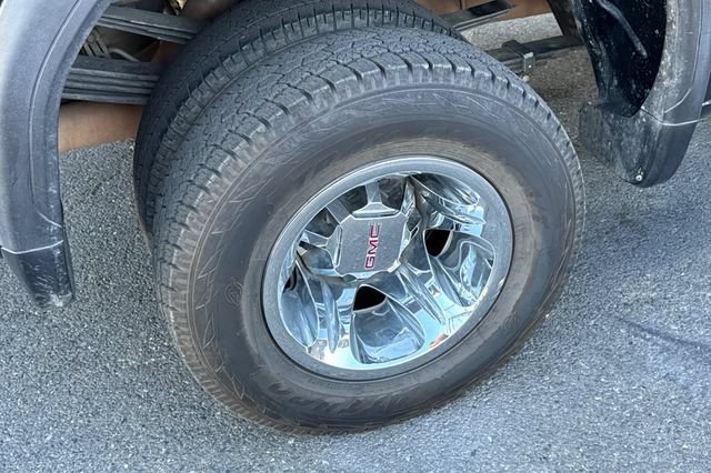 Used 2024 GMC Sierra 3500 SLE w/ SLE Convenience Package RWD image 4