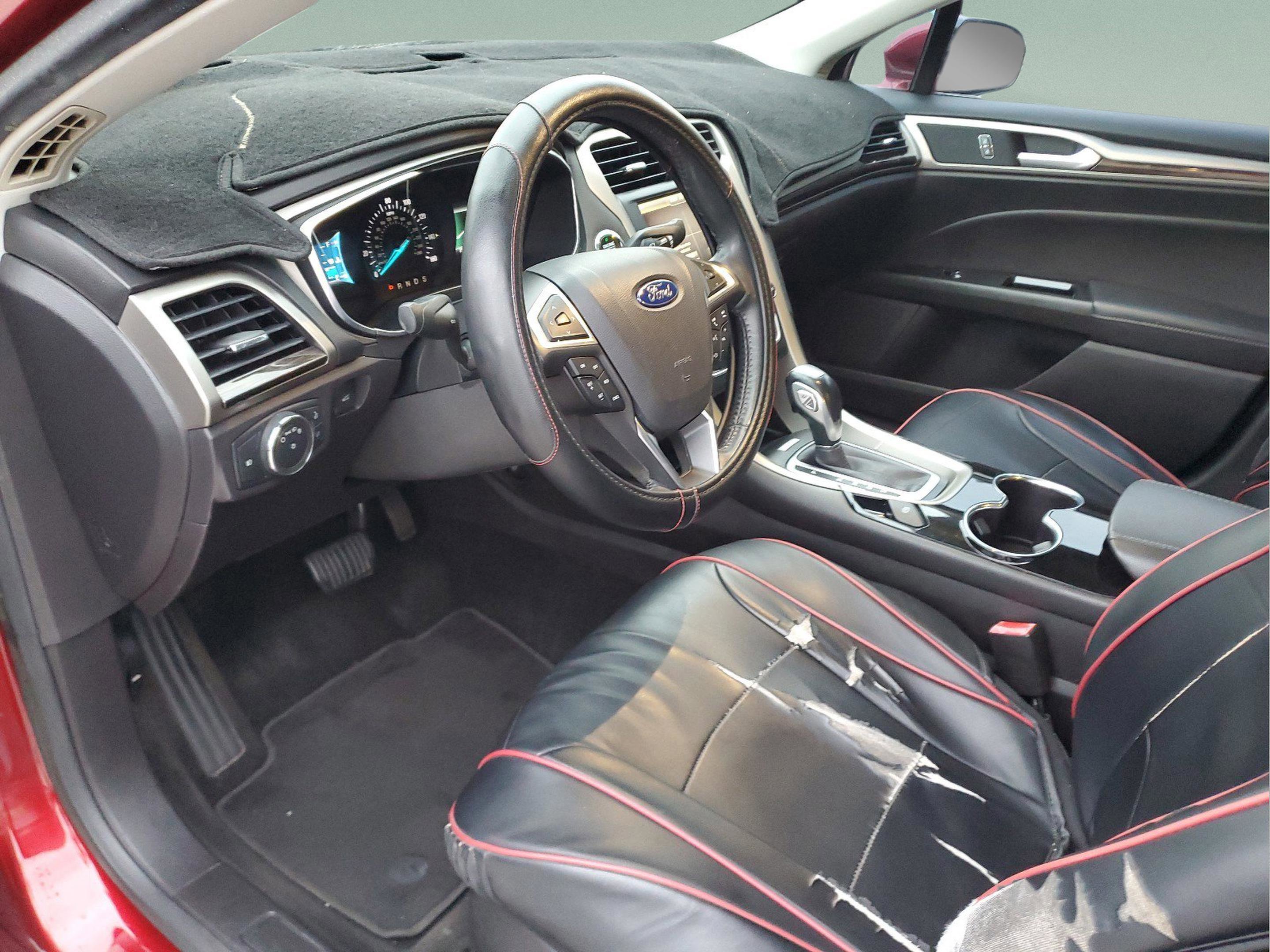 Used 2016 Ford Fusion SE w/ Equipment Group 202A FWD image 15