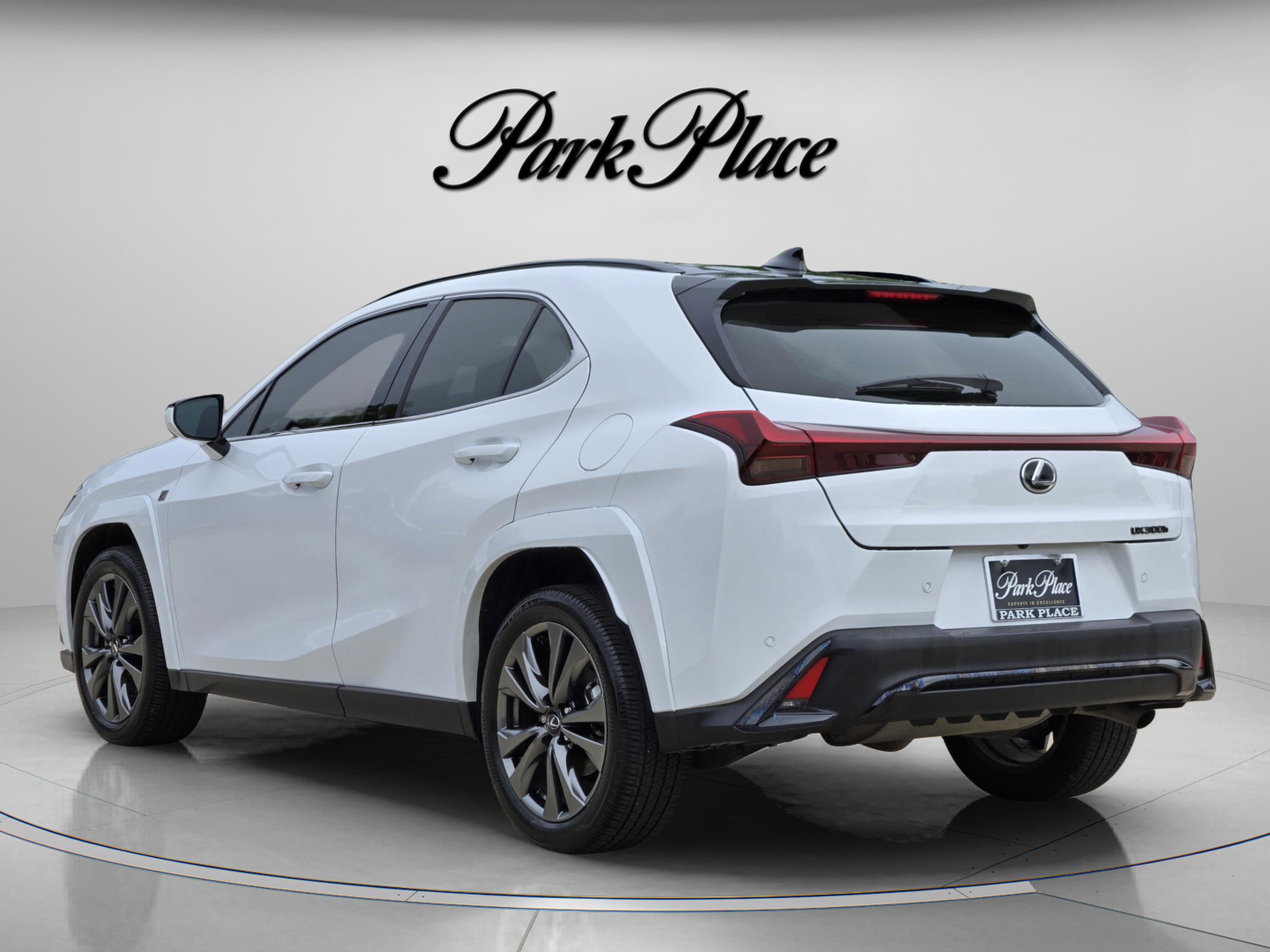 Used 2025 Lexus UX 300h FWD w/ Accessory Package (Z1) image 3